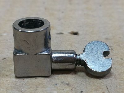     KM-10952 ()